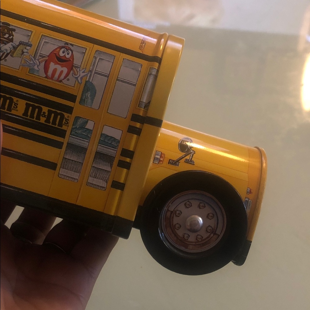 M&M'S Yellow Toy Bus with Characters - Picture 3 of 12